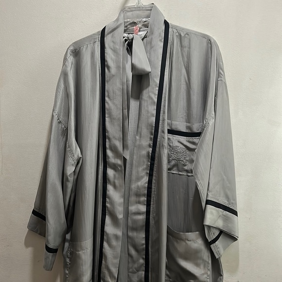 CHRISTIAN DIOR-ELEGANT/LT SILVER GREY SILK ROBE W/MATCHING BELT - Picture 1 of 13